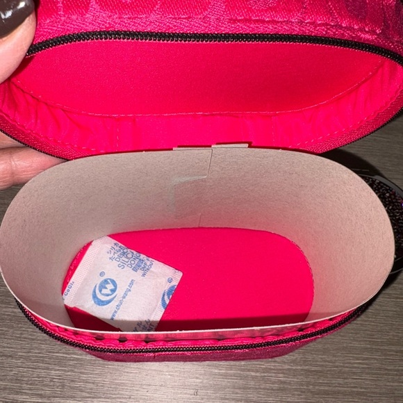 Miss Dior Cosmetic Bag with gift bag and pink sparkle Compact - Picture 3 of 4